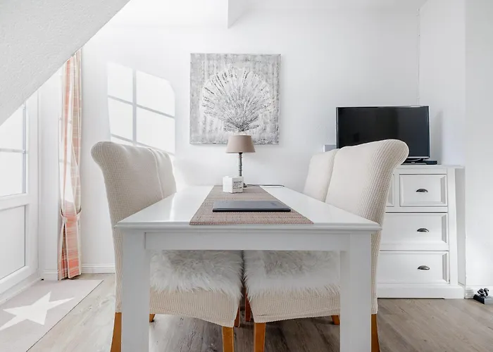 Проживание в семье Lister Wind *