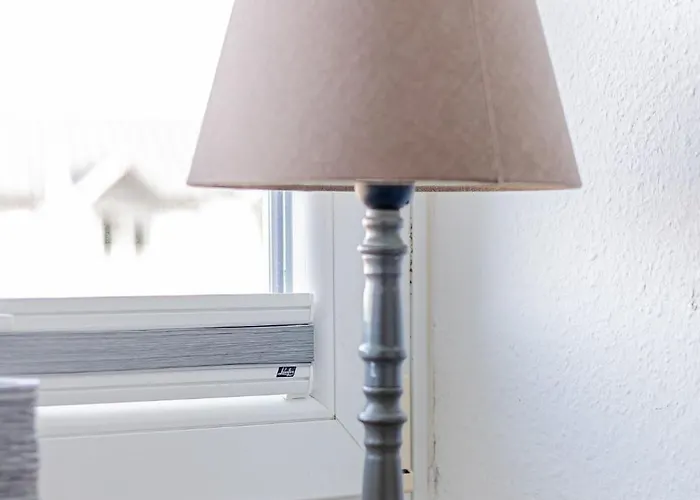 Проживание в семье Lister Wind Лист