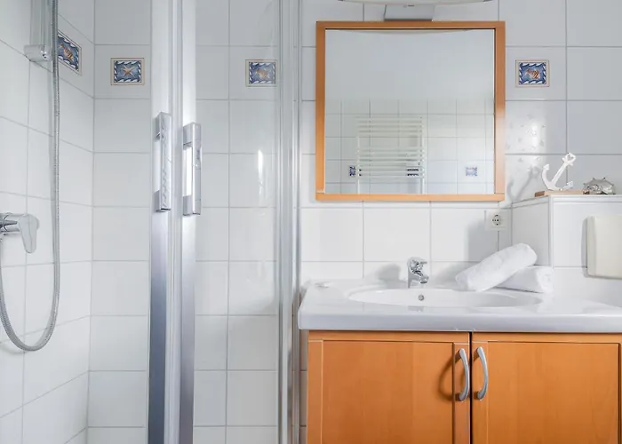 Проживание в семье Lister Wind