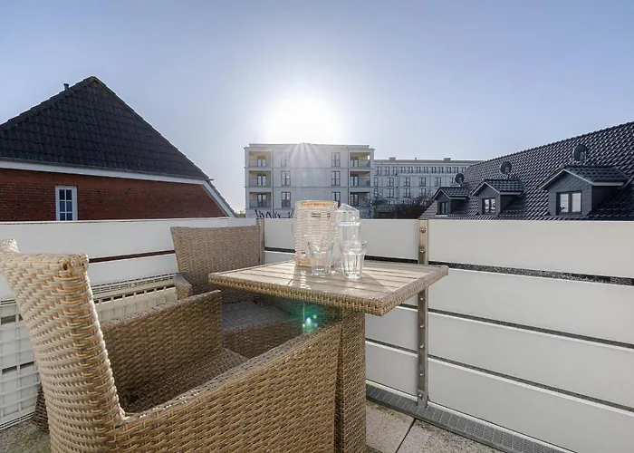 Проживание в семье Lister Wind *