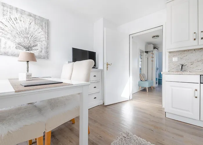 Проживание в семье Lister Wind Лист